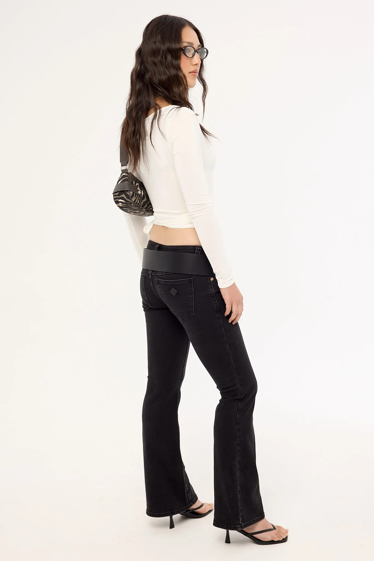 Abrand 00 Low Skinny Flare Kick Jean Brie Black - Image 6