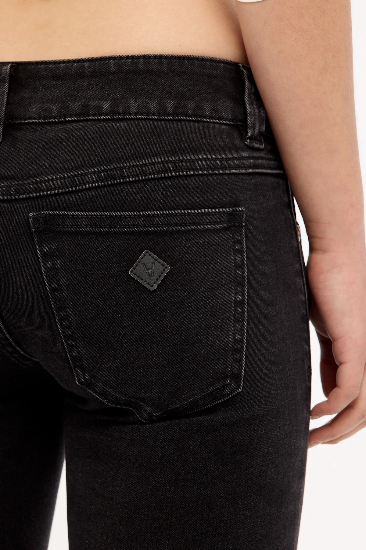 Abrand 00 Low Skinny Flare Kick Jean Brie Black - Image 7