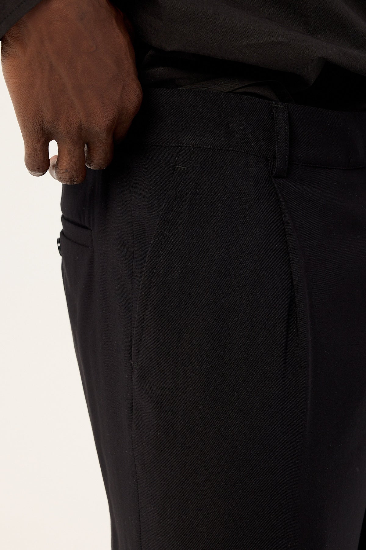 Common Need Leo Relaxed Tailored Trouser Black - Image 8