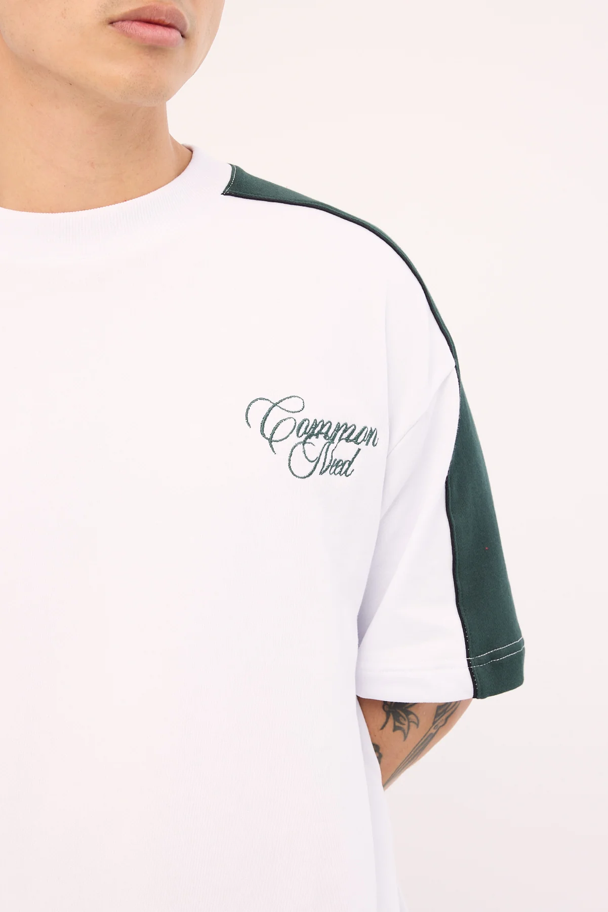 Common Need Segment Cropped Loopback Easy Tee White - Image 4