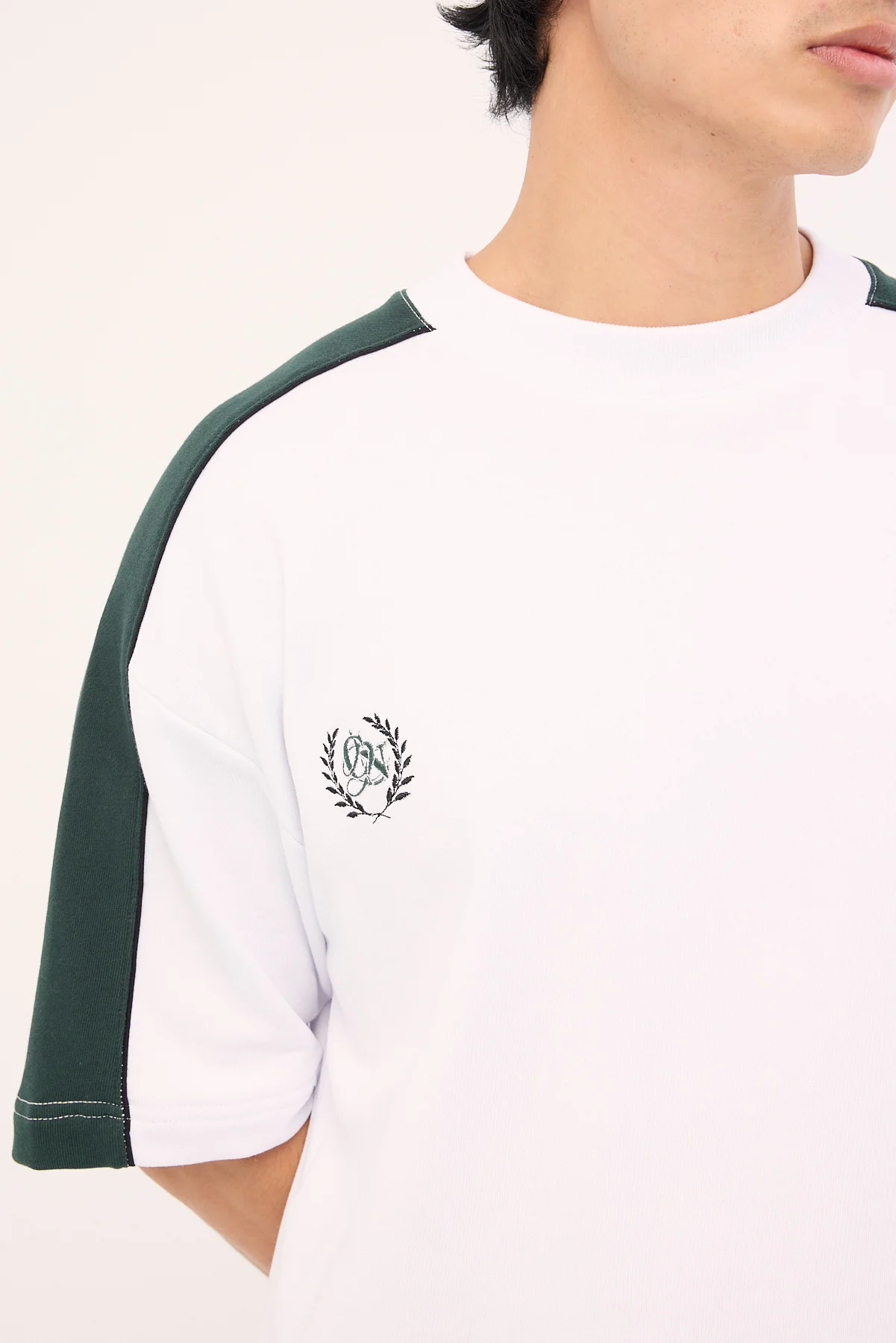 Common Need Segment Cropped Loopback Easy Tee White - Image 5
