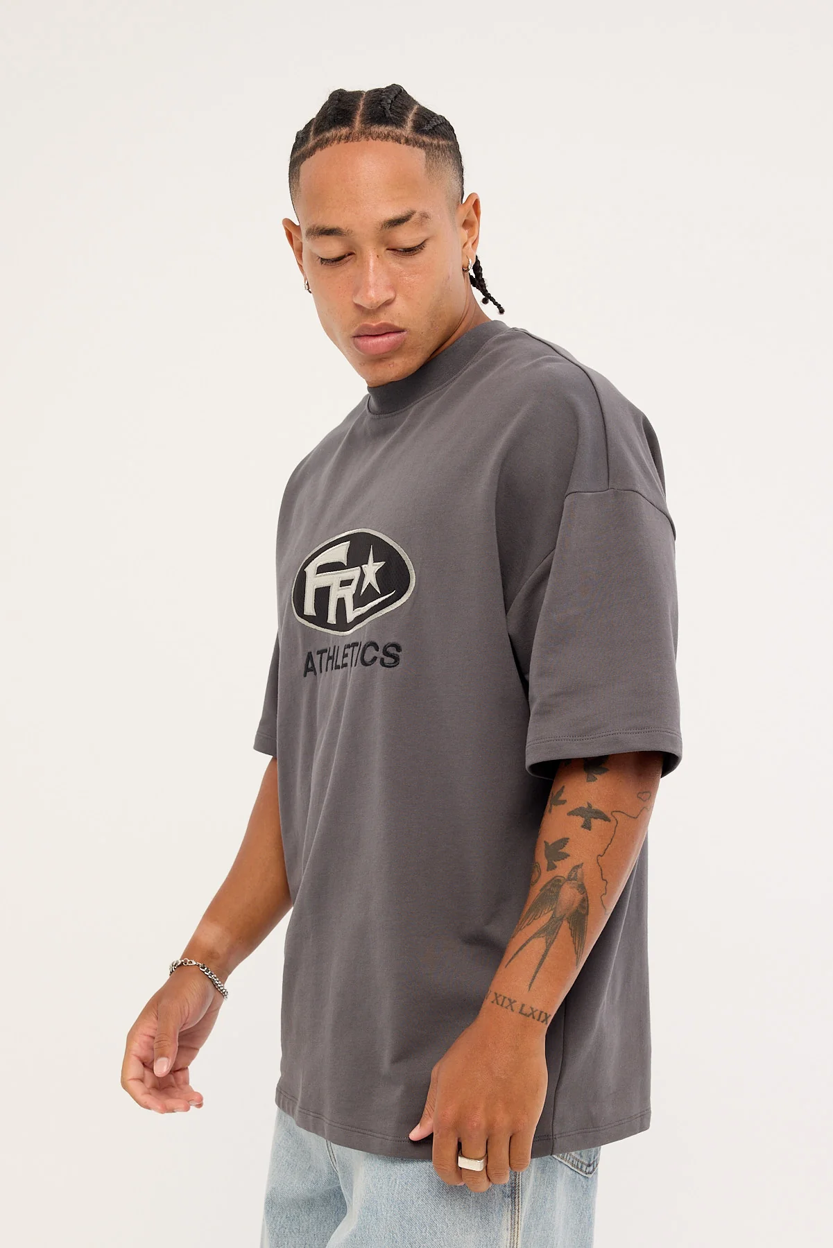 Front Runner Resilience Tee Charcoal - Image 4