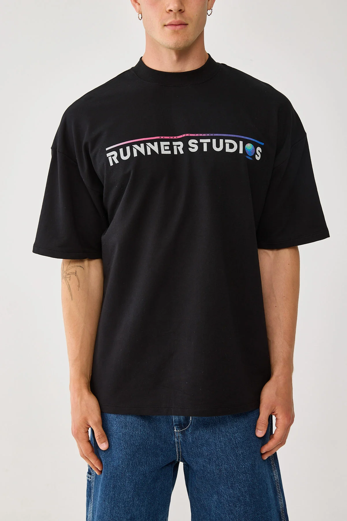 Front Runner Runner Studios Tee Black - Image 2