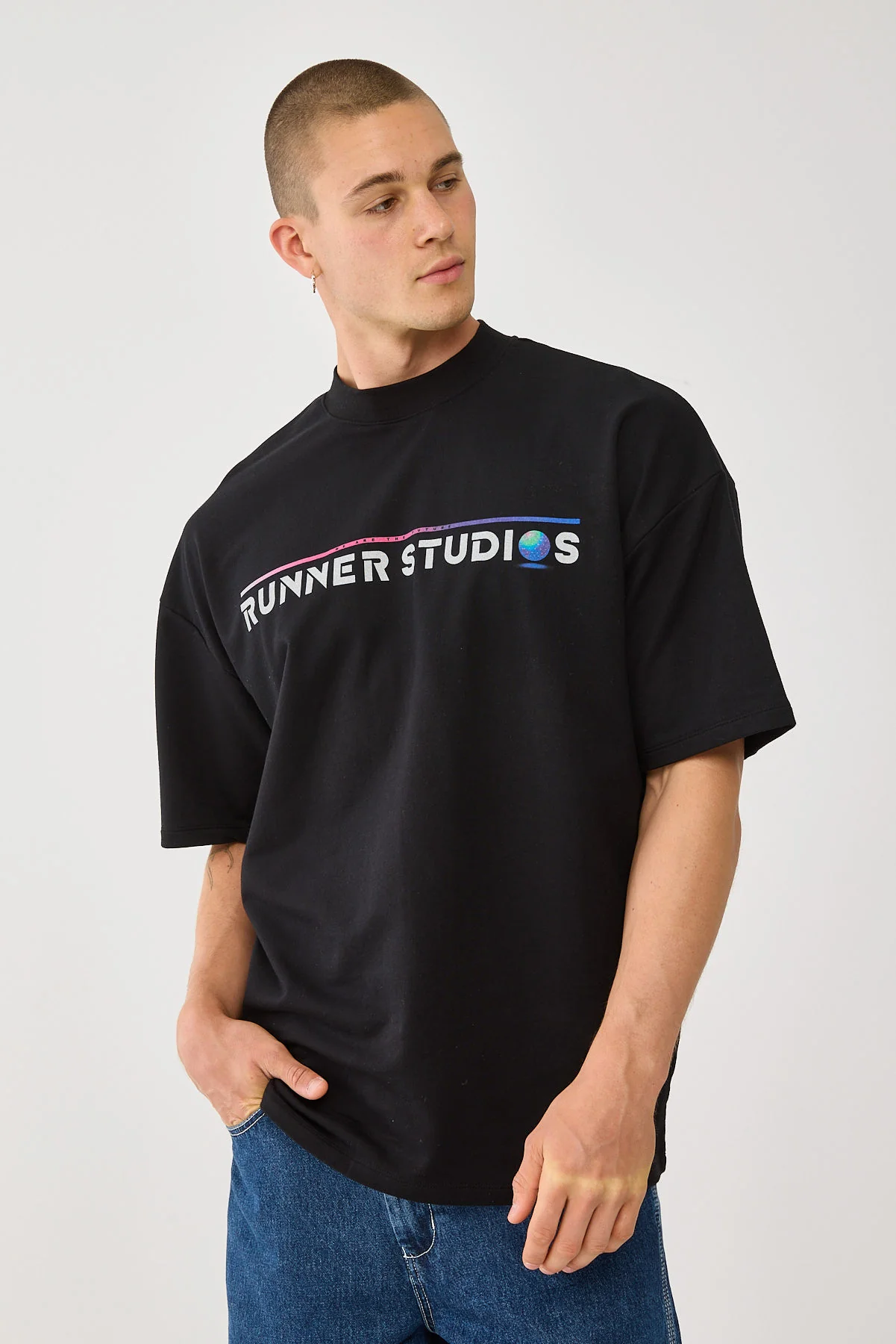 Front Runner Runner Studios Tee Black - Image 4