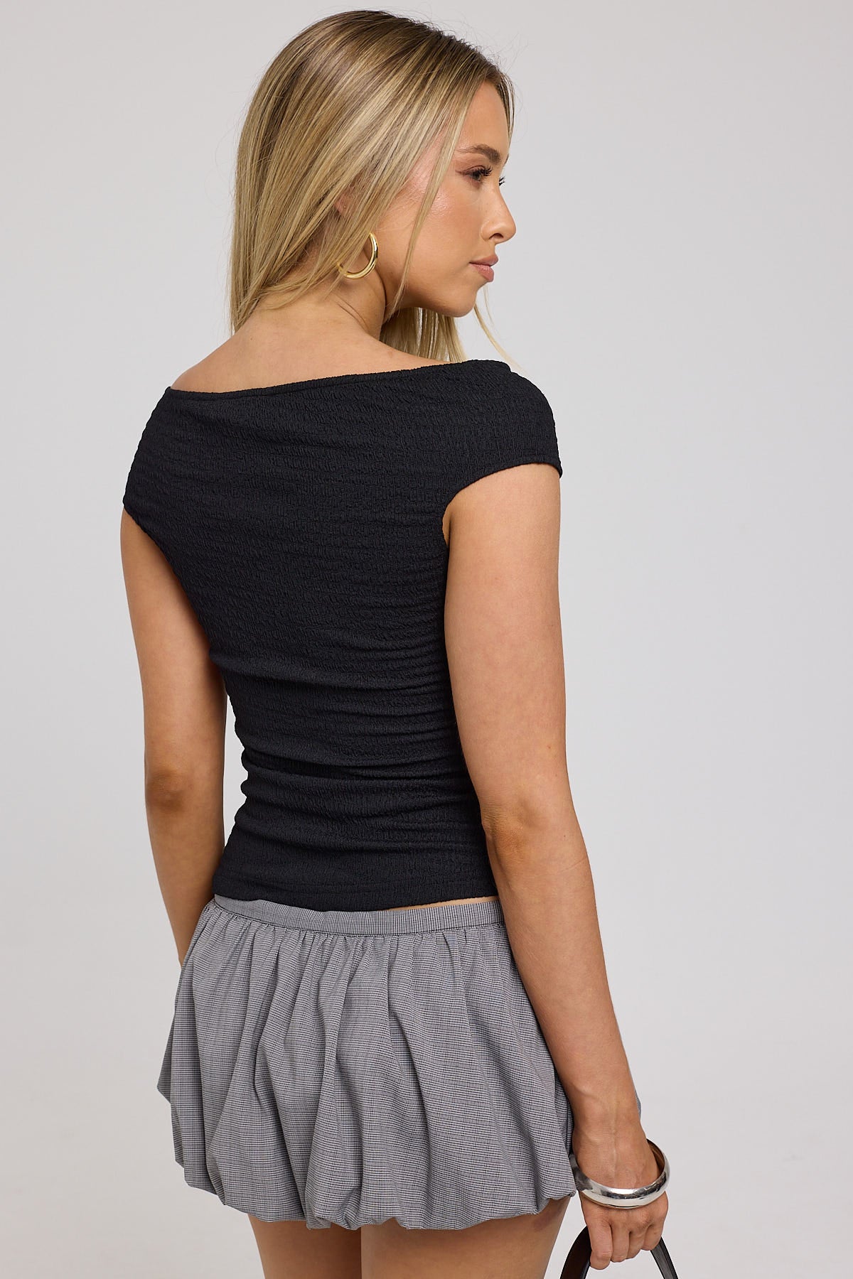 Lioness Crue Off Shoulder Top Onyx - Image 5