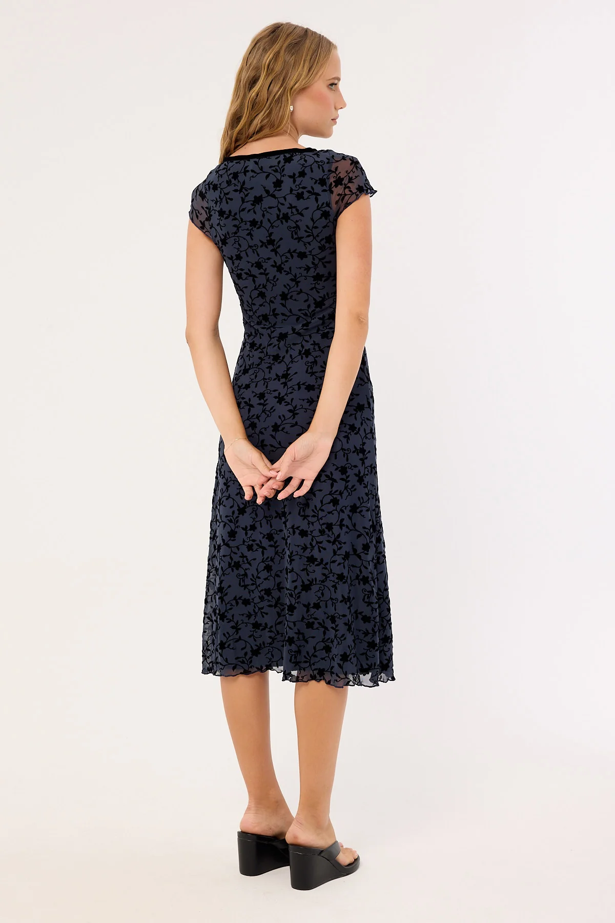 Motel Vilinia Midi Dress Pretty Petal Flock Black - Image 5