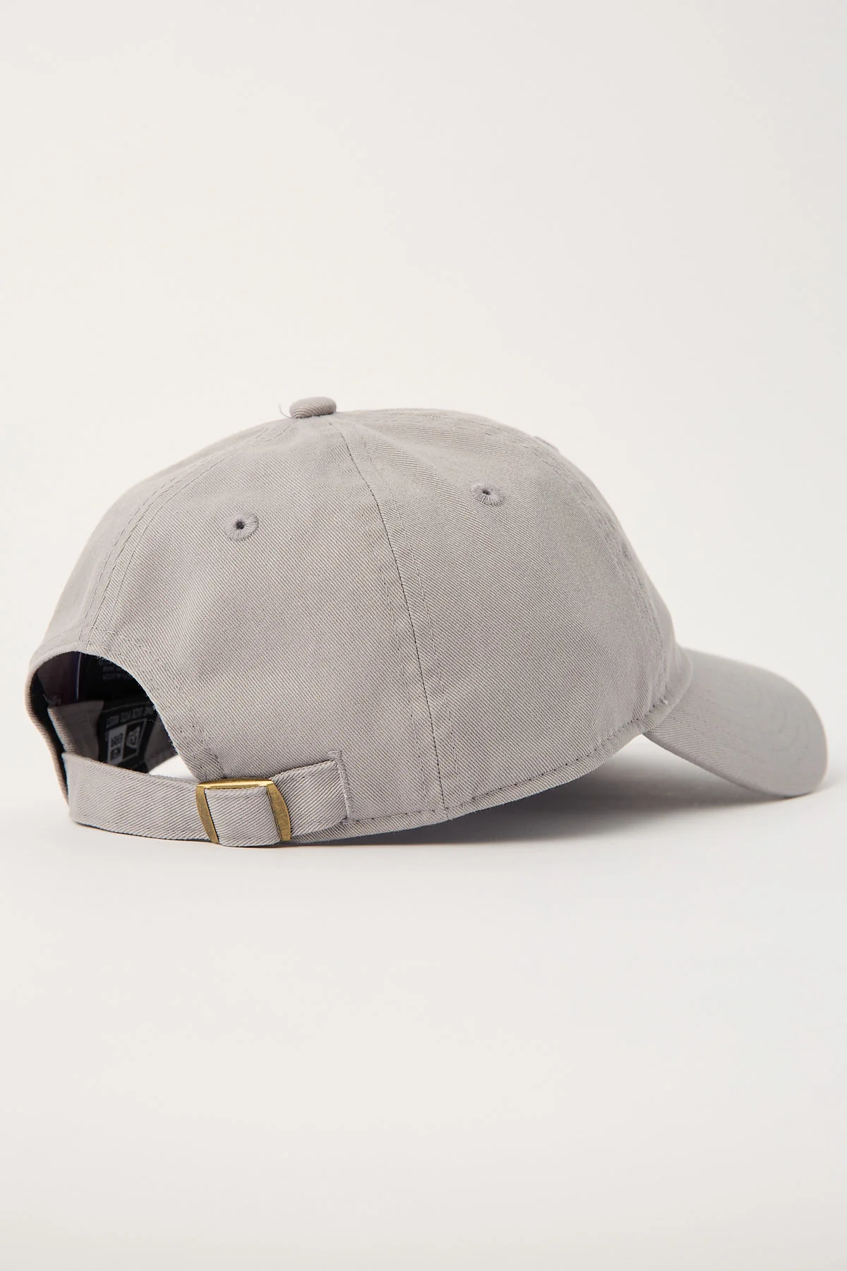 New Era Casual Classic Neutral Chainstitch New York Yankees Cap Gray - Image 4