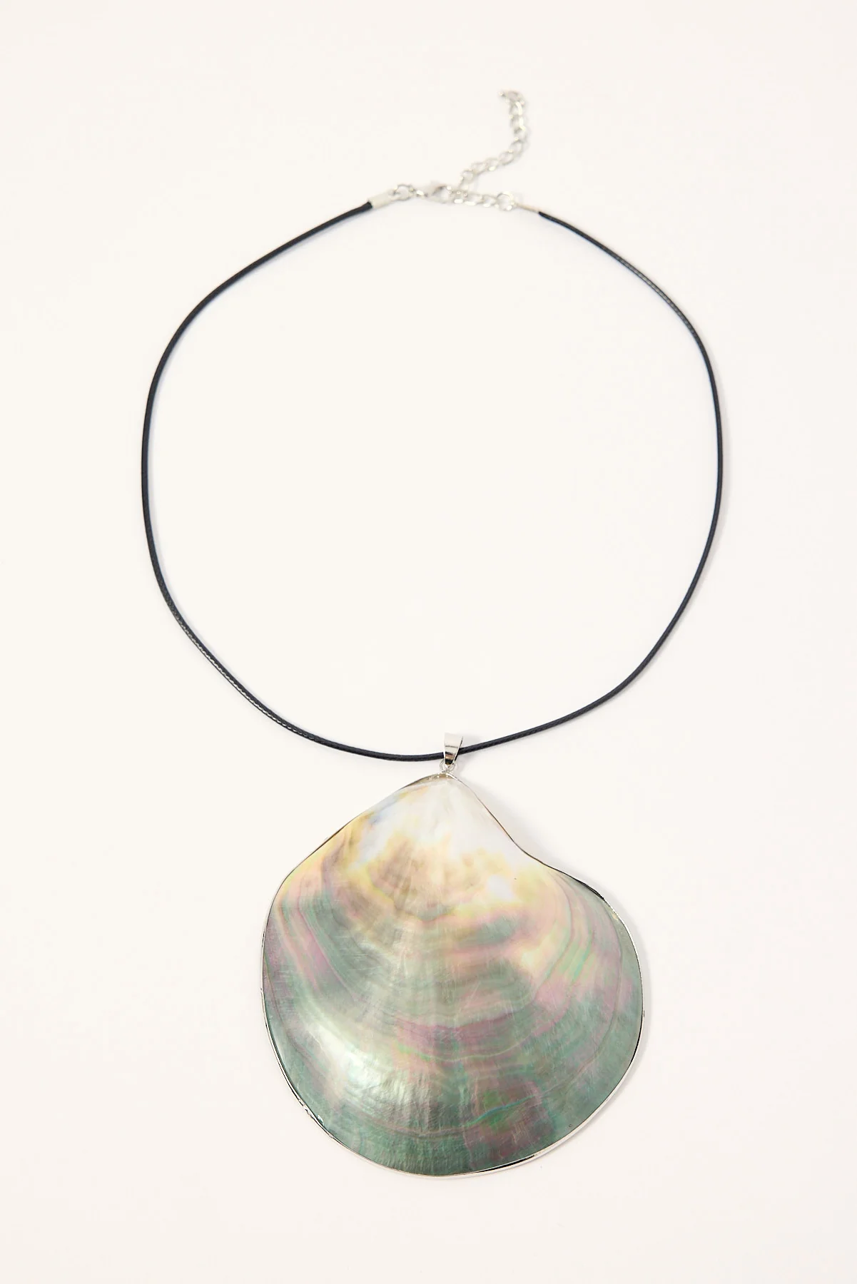 Token Shell Pendant Necklace Black